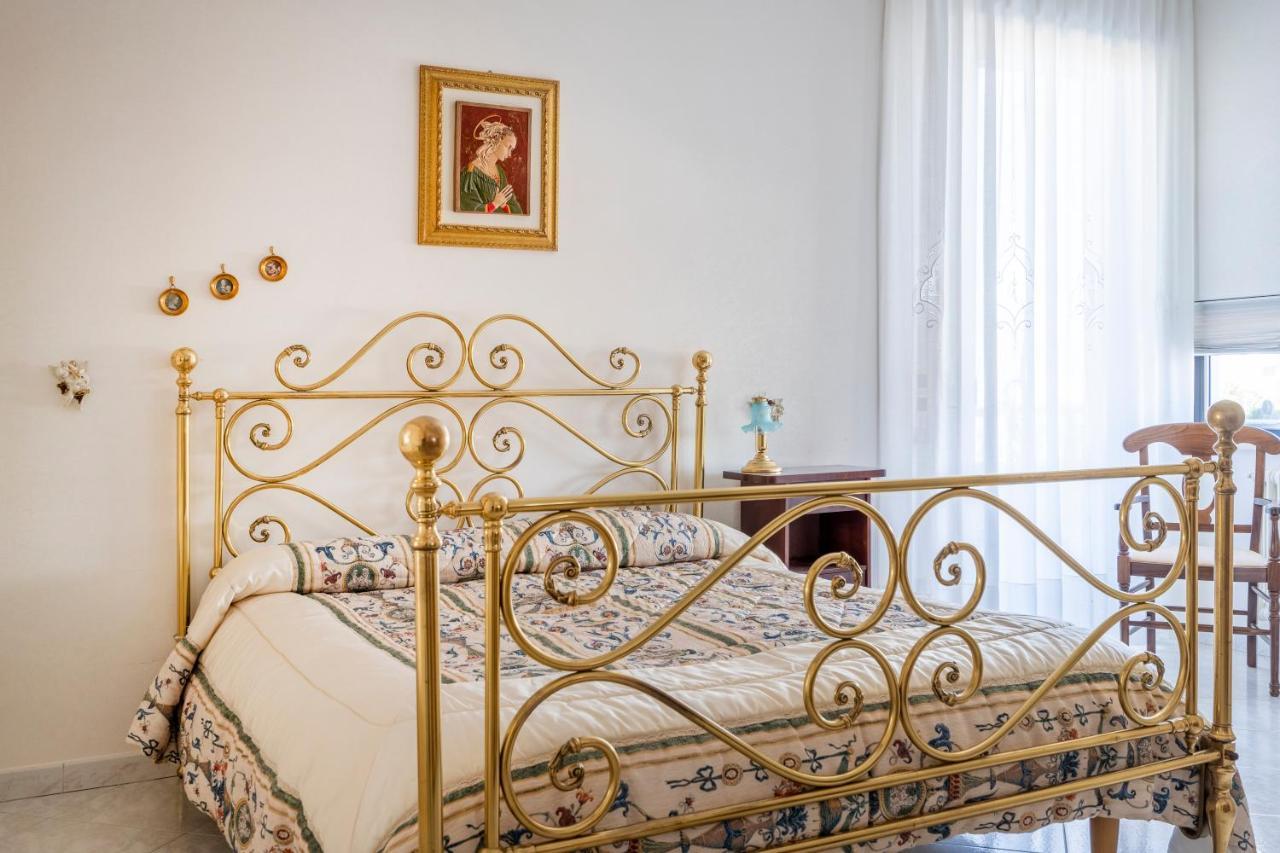 Grazia Attic Apartment With Terrace トラーニ エクステリア 写真