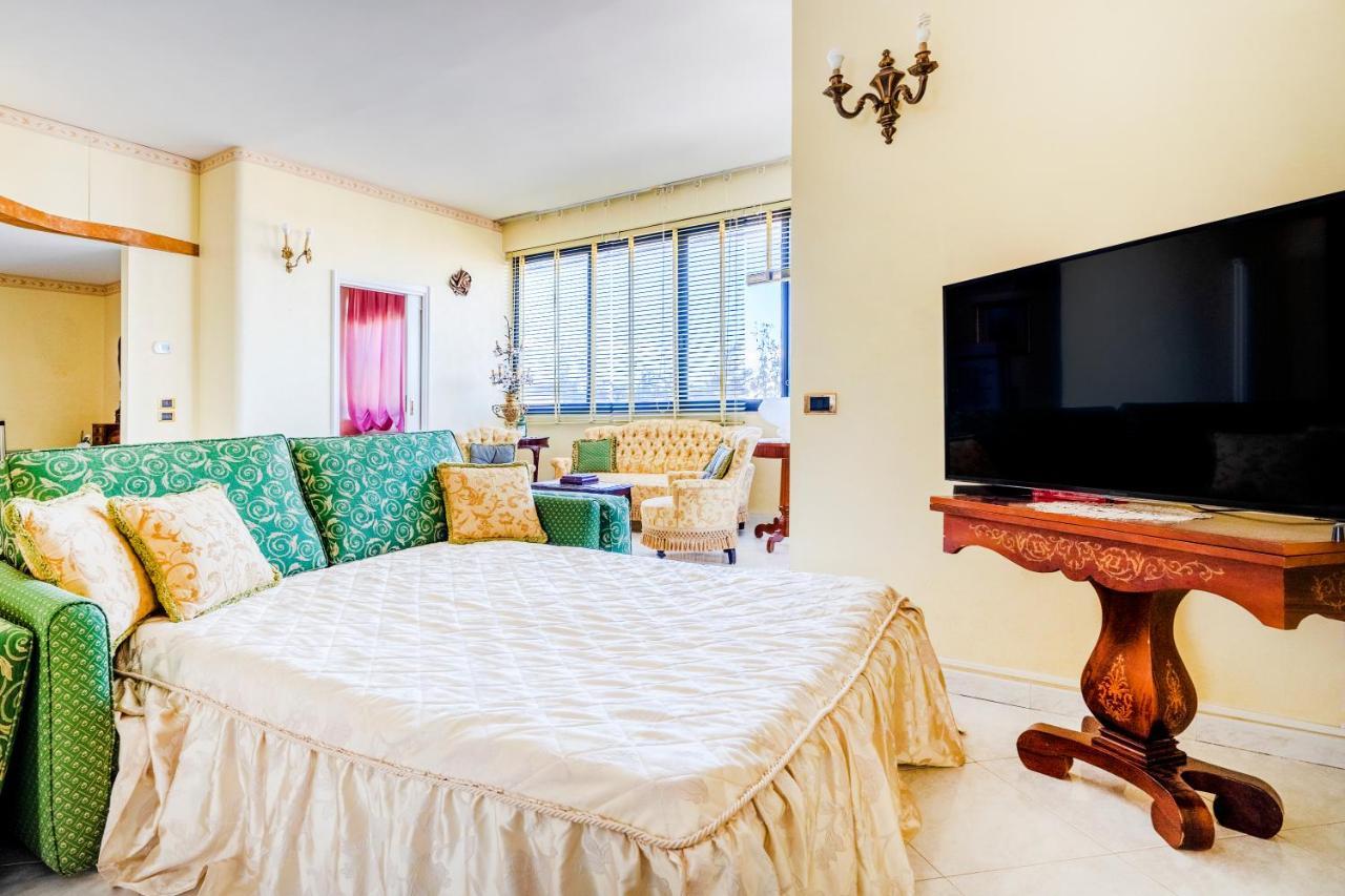 Grazia Attic Apartment With Terrace トラーニ エクステリア 写真