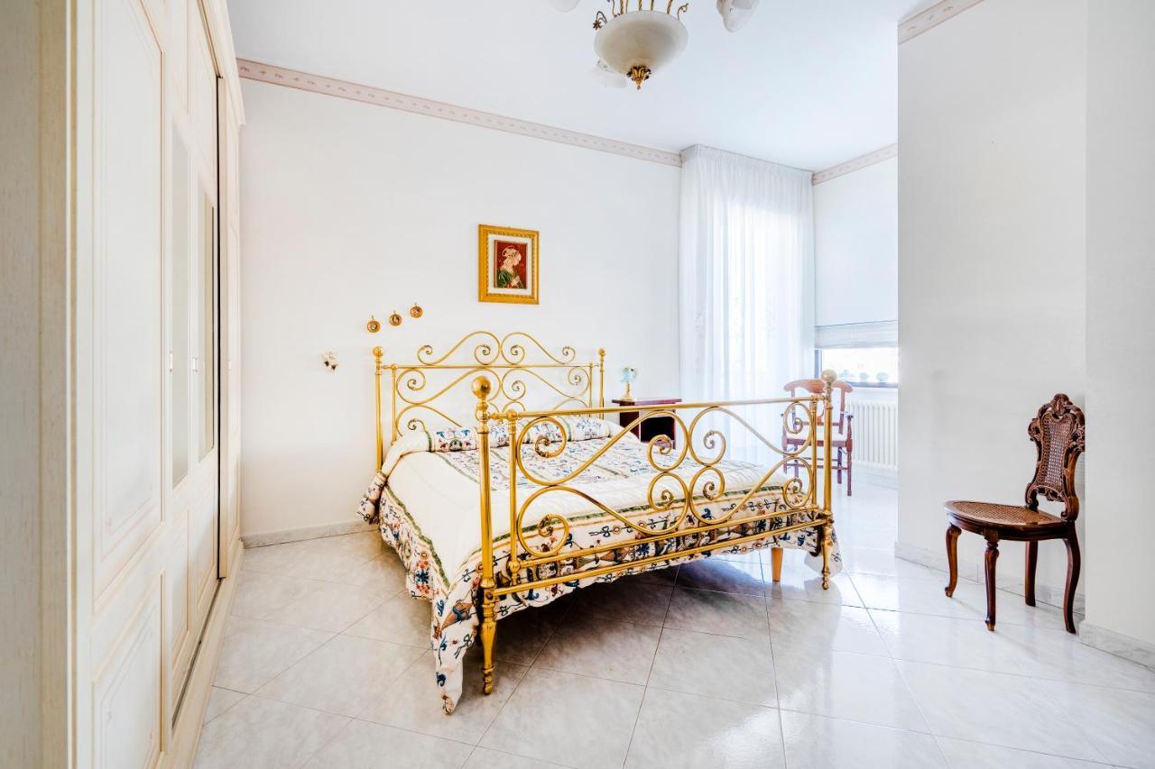 Grazia Attic Apartment With Terrace トラーニ エクステリア 写真
